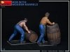 MiniArt 38070 MEN WITH WOODEN BARRELS 1/35